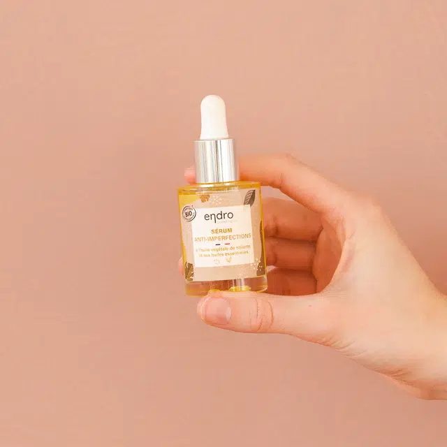 🌿 Offrez à votre peau une solution naturelle et ciblée pour dire adieu aux imperfections, grâce au sérum bio signé Endro Cosmétiques ! ✨